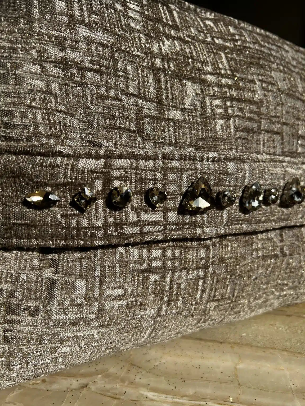 Roqayah with Slide-Through Handle