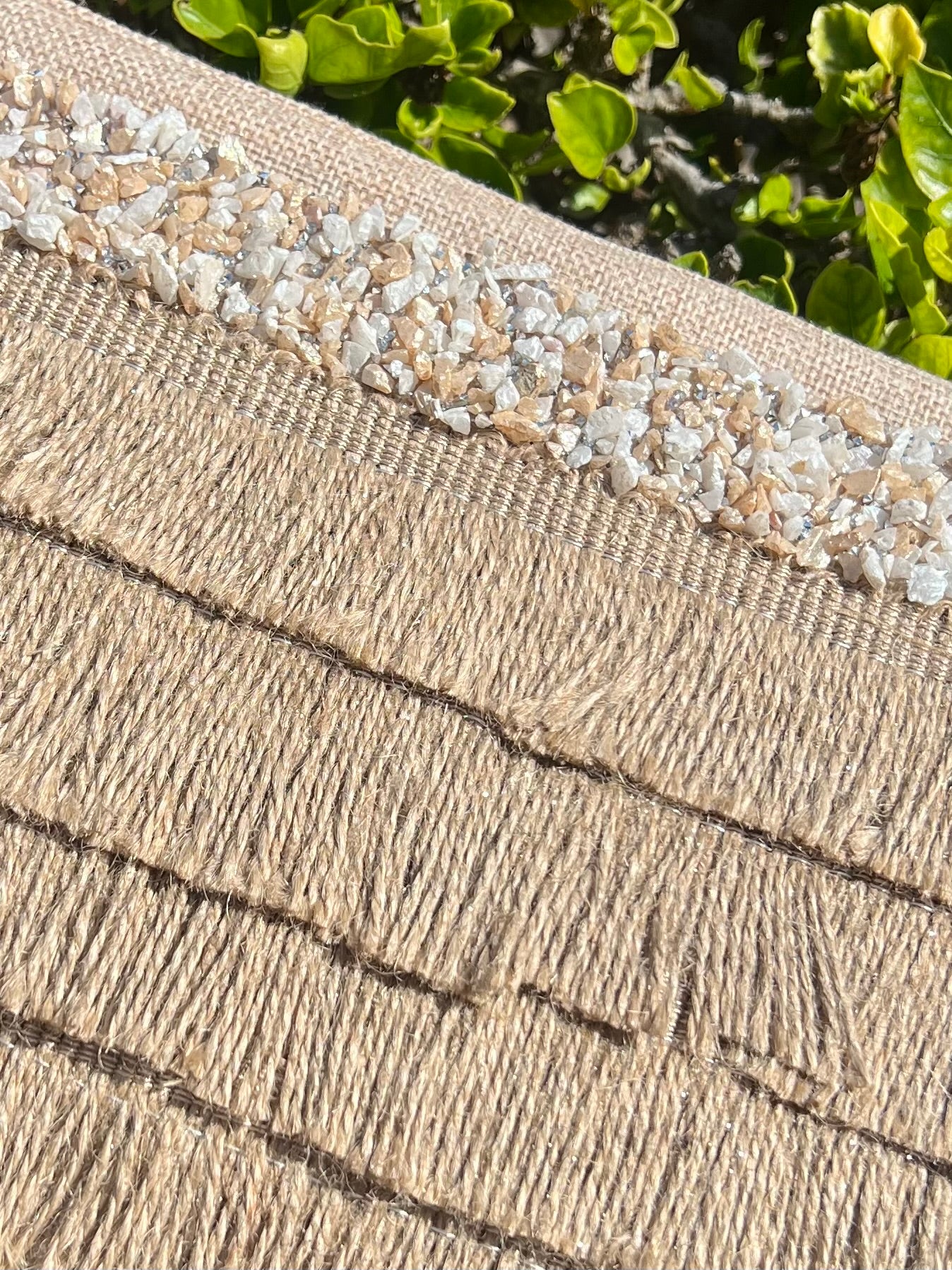 Soft pebbles clutch