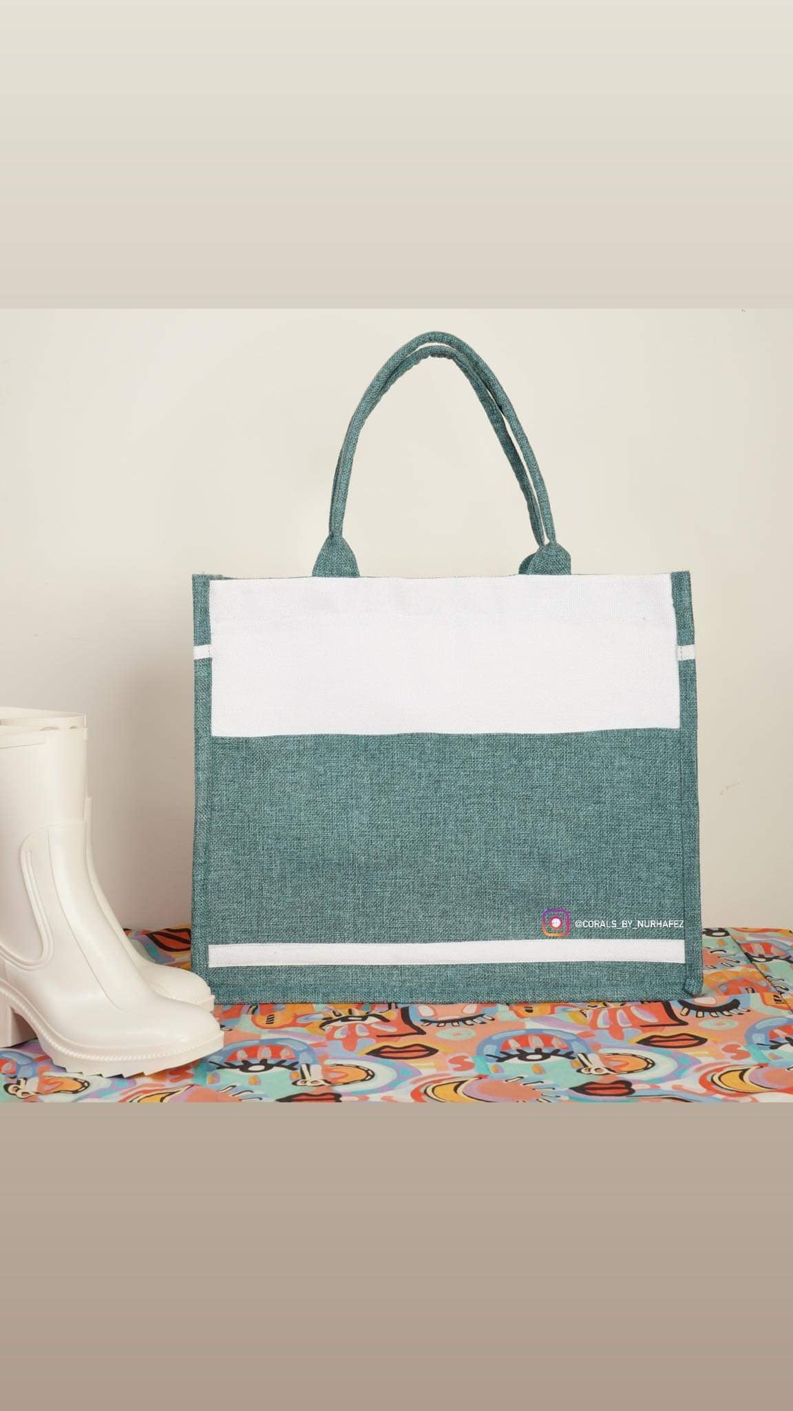 Jute tote bag with pocket outside