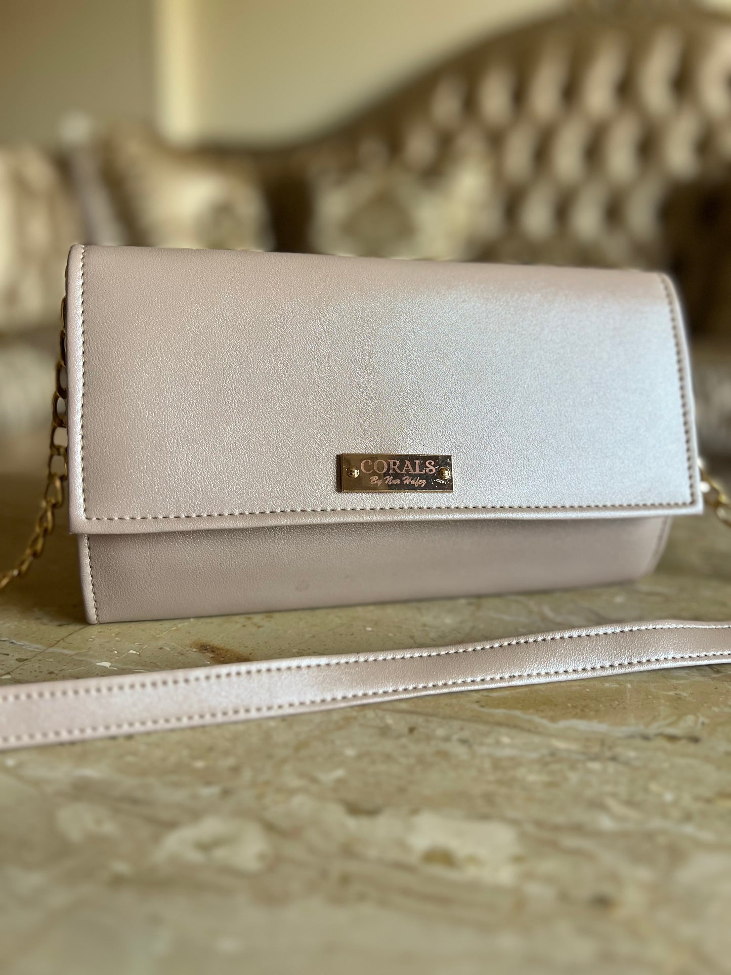Shimmer clutch