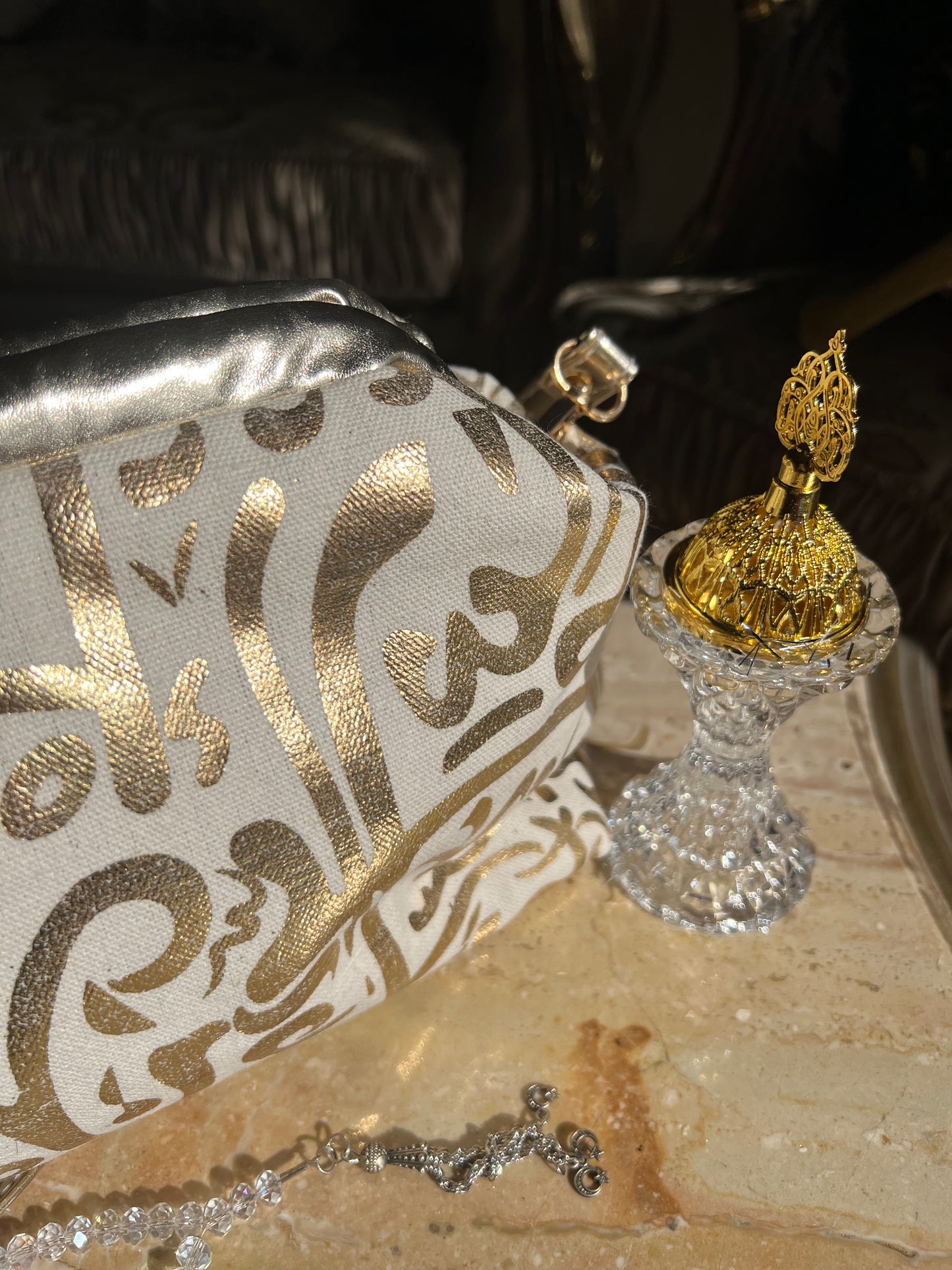 Diwan Script Beige