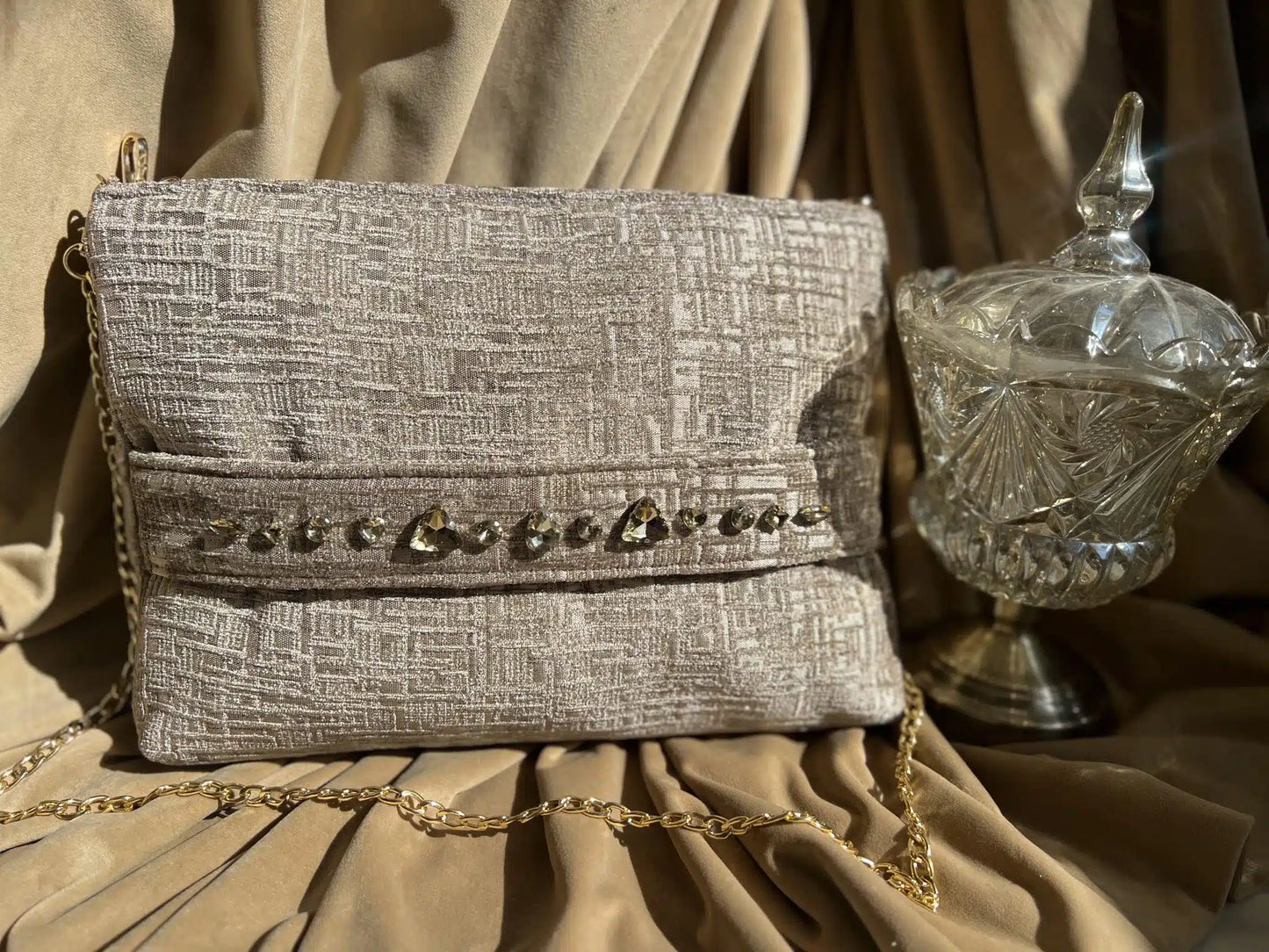 Roqayah with Slide-Through Handle