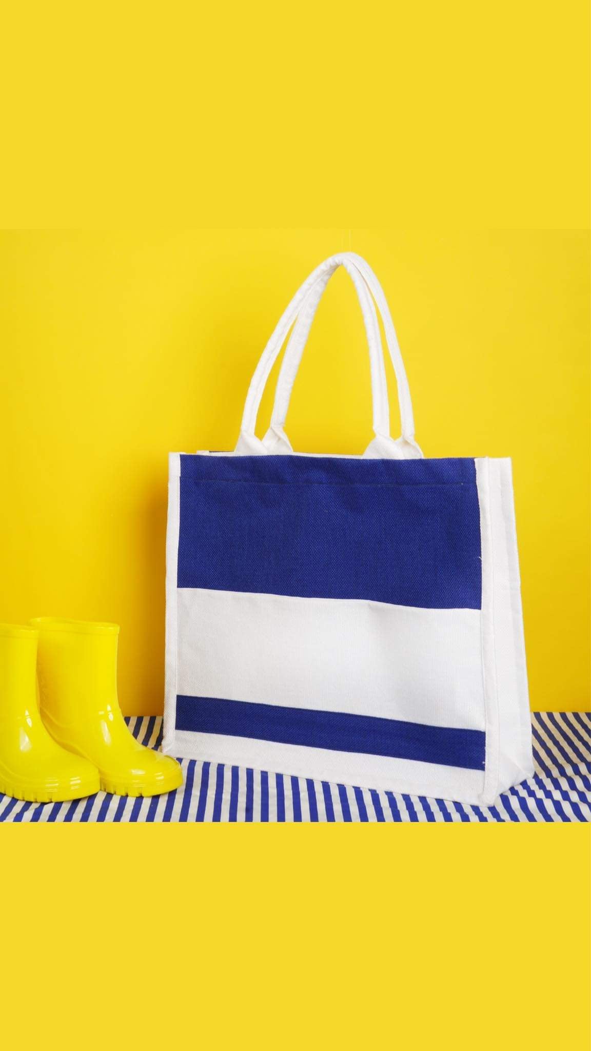 Jute tote bag with pocket outside
